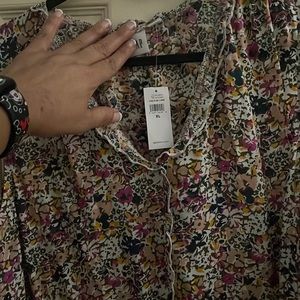 Gap blouse.  Brand new and never worn with tags attached.  Size XL.